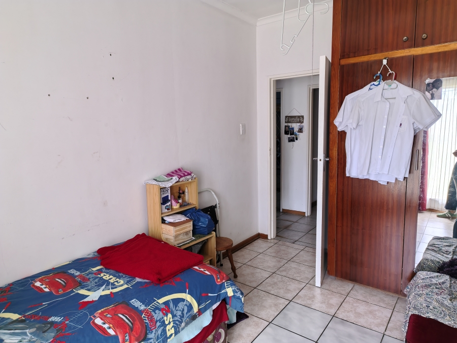5 Bedroom Property for Sale in Van Riebeeck Hoogte Eastern Cape
